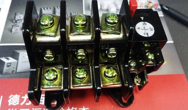 如何正確選擇三相異步電動機保護用熱繼電器？