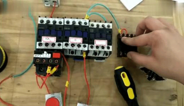 Y系列高壓三相異步電動(dòng)機(jī)的功率控制需要哪些元件？