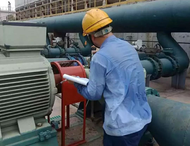 三相異步電機(jī)的電流過(guò)大是因?yàn)槿毕噙\(yùn)行嗎？